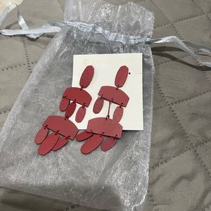 Kendra Scott Emmet earrings in red, NWT